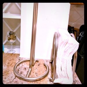 Paper towel holder and napkin organizer